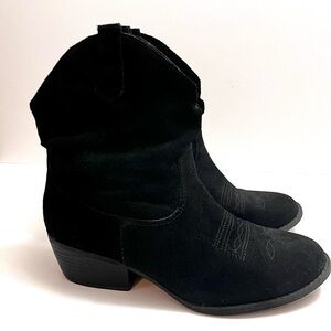 White Mountain Saloon Black Suede Western Cowgirl Boho Ankle Boot Bootie Size 8